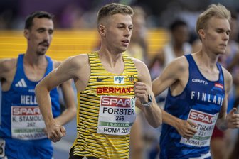 Nach EM-Start 2024 in Rom: Welche großen Ziele Top-Läufer Tom Förster aus Glauchau für dieses Jahr hat - Das 10.000-Meter-Rennen bei der Europameisterschaft 2024 in Rom soll für Tom Förster (Mitte) nur ein Zwischenschritt auf dem Weg zu größeren Zielen wie den Olympischen Spielen 2028 in Los Angeles bleiben.