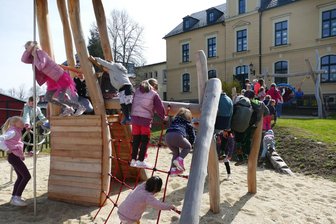 Nach emotionaler Debatte: Grundschule Venusberg wird nächstes Jahr geschlossen - Viele Bürger haben Angst, wie es um Venusberg bestellt ist, wenn die Grundschule schließt.