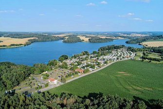 Nach ergiebigem Regen: Wie es um die Füllstände der Talsperren im Vogtland bestellt ist - Die Talsperre Pöhl ist wieder zu 100 Prozent gefüllt. Das Foto entstand im Sommer vor zwei Jahren. Vorigen Sommer herrschte überwiegend Niedrigwasser an der Pöhl. Foto: Igor Pastierovic/dpa/Archiv