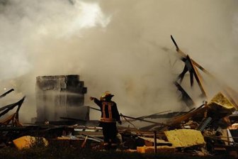 Nach Explosion in Ehrenfriedersdorf reparieren Nachbarn ihre Häuser -