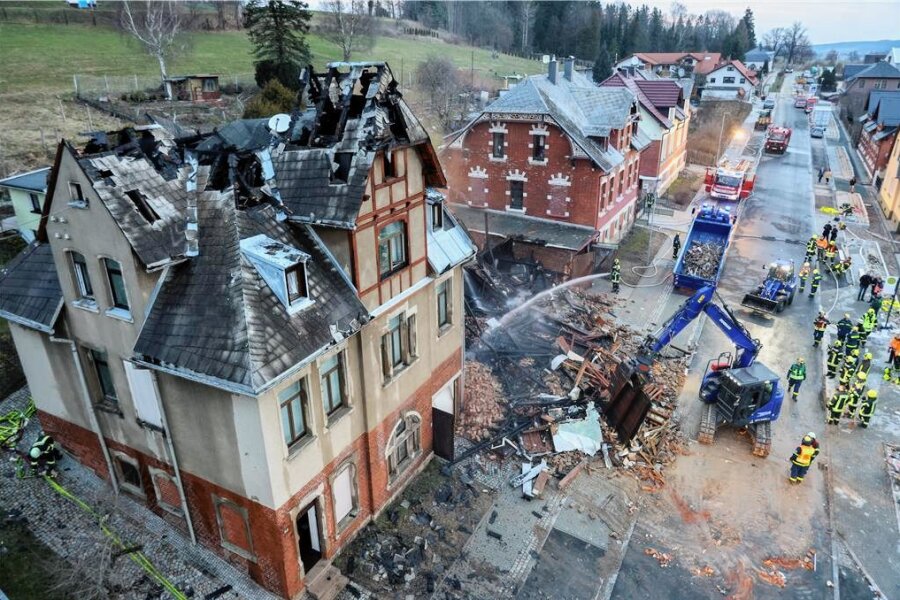 Nach Explosion in Ellefeld: Spenden gehen ein - Am Morgen des 19. März explodierte in Ellefeld ein Wohnhaus. Auch umliegende Häuser wurden stark zertsört.