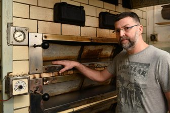 Nach Explosion: Ofen bei Bäcker Kay Saupe in Königsfeld bleibt wohl für Wochen kalt - Nach einer Explosion bleibt der Backofen von Bäcker Kay Saupe in Königsfeld auf unbestimmte Zeit kalt.