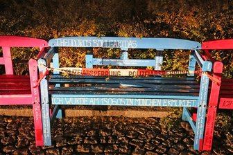 Nach Farbattacke in Zwickau: Künstlergruppe empört -