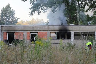 Nach Feuer in Morgenleite: Polizei ermittelt wegen Brandstiftung - Das Feuer war gegen 19.45 Uhr in einem leer stehenden Haus an der Max-Türpe-Straße ausgebrochen.