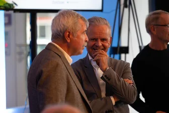 Nach „Freie Presse“-Podium zu Arena-Plänen in Chemnitz: „Es wird langsam Zeit...“ - Tino Fritzsche (CDU) im Gespräch mit Friedbert Greif vom Büro Alber Speer + Partner Ffm.