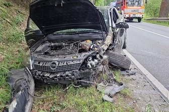 Nach Frontalzusammenstoß bei Plauen: Vollsperrung auf Hofer Landstraße - Nach einem Unfall bleibt die Hofer Landstraße/B173 vorübergehend gesperrt.