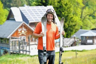 Nach Gerichtsvergleich: Skilift Holzhau soll kommende Saison wieder starten - Liftbetreiber Alexander Richter sieht dieser Tage einem Liftbetrieb im kommenden Winter optimistisch entgegen - wenn alle Bedingungen geklärt sind. 