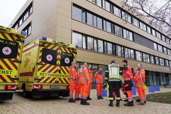 Nach Gift-Alarm an Chemnitzer Schule: Alle Betroffenen aus Krankenhaus entlassen - 06.12.2024, Chemnitz, ABC- Einsatz