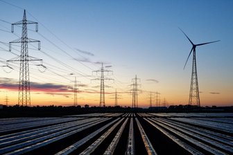Nach Grabungsarbeiten: Archäologen geben Geheimnisse der vogtländischen Erde preis - Neue Stromtrassen sollen den Norden Deutschlands mit dem Süden verbinden. Doch bevor derartige Bauarbeiten beginnen können, finden Grabungsarbeiten von Archäologen statt.