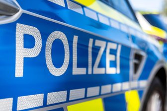 Nach Großbrand vom 4. November: Jetzt Durchsuchung in Neumark - Die Polizei ermittelt weiter zum Großbrand vom November in Neumark.