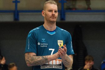 Nach Hallendebakel: Oelsnitzer Volleyballer hoffen auf Hilfe aus Plauen und verabschieden vier Spieler - Stephen Sehr spielt in der nächsten Saison für den VSV Jena.