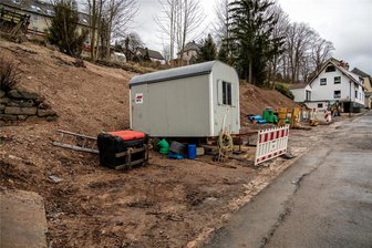Nach Hausabriss wird Hüblerweg in Eibenstock auf Vordermann gebracht - Zwei Häuser sind am Hüblerweg in Eibenstock weggerissen worden. Dort entsteht eine Wendestelle.