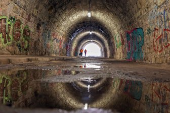 Nach Hinweisen aus Eltern-Chat: Polizei erhöht Präsenz im Erlengrund-Tunnel in Meerane - Im Tunnel am Erlengrund hat die Polizei am Donnerstag Präsenz gezeigt.