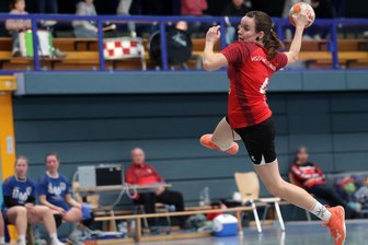 Nach hitzigen Heimspiel gegen Aue: Handballerinnen der HSG Sachsenring verpassen Sprung in die Meisterrunde - Reni Bock war am Sonntag mit acht Treffern beste Werferin der HSG Sachsenring.