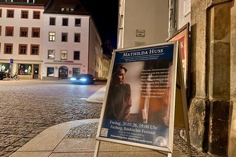 Nach Huss-Vortrag in Freiberg: Ignorierte die Stadt Warnungen und Hinweise? - Fotografieren verboten: Der Verein „Freiberger Forum“ erlaubte keine Bildaufnahmen bei der Veranstaltung mit Mathilda Huss.