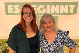 Nach Jüdischen Kulturtagen im Vogtland: „Wichtig ist, dass die Menschen aufhören, die Welt in Schwarz und Weiß einzuteilen“ - Rika Kober (links) organisierte die 2. Jüdischen Kulturtage zusammen mit Anett Gräf, der Gleichstellungs-, Integrations- und Frauenbeauftragten des Vogtlandkreises.
