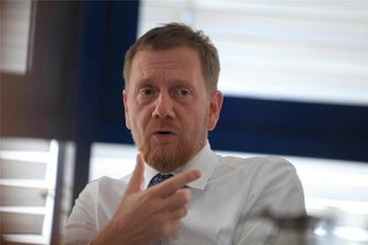 Nach Krankenhaus-Schließung: Ministerpräsident Kretschmer kommt nach Reichenbach - Ministerpräsident Kretschmer nimmt in Reichenbach an einer Diskussion zur Zukunft der Krankenhäuser teil.