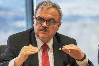 Nach Kritik wegen Corona-Impfung ohne Priorität verzichtet Landrat Vogel auf zweite Spritze - Landrat Frank Vogel 