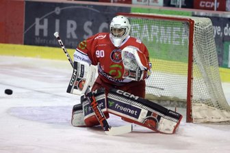 Nach Länderspielpause: Eispiraten verlieren vor vollem Haus bei den Dresdner Eislöwen - Auch Oleg Shilin konnte die Niederlage bei den Dresdner Eislöwen nicht verhindern.