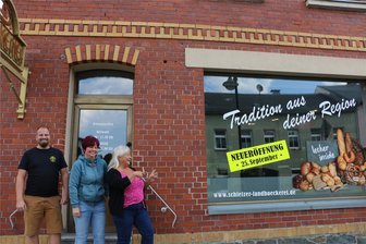 Nach langer Durststrecke: Mühltroff erhält wieder ein Bäckereigeschäft - Vorfreude auf die Neueröffnung: Ronny Hoppe, Kathrin Hubrich und Dagmar Huck von der Landbäckerei Schleiz.