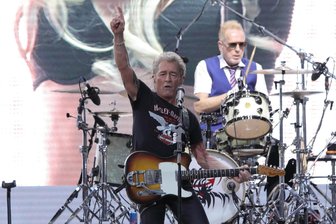 Nach Maffay-Konzert in Schwarzenberg: Fan schreibt bewegenden Brief – und bekommt Antwort - Peter Maffay im Juni auf der Waldbühne Schwarzenberg.