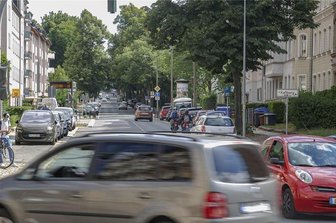 Nach monatelanger Baustelle: Barbarossastraße in Chemnitz bald wieder frei - Über Monate war die Barbarossastraße im Abschnitt zwischen Weststraße und Limbacher Straße voll gesperrt.