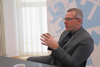 Nach Neubauers Rückzug: Warum Landrat Krüger auf Stabilität statt Abrechnung setzt - Ausblick und Bilanz im Januar 2026: Mittelsachsens Landrat Sven Krüger im Gespräch mit der „Freien Presse“ in Freiberg.