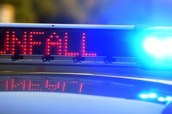 Nach Neuschnee im Vogtland: Unfall auf der A 72 - Bei einem Unfall auf der A 72 entstand hoher Sachschaden.