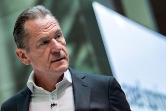Nach "Ossi"-Beleidigung: Springer-Chef Döpfner bittet um Entschuldigung - Axel-Springer-Chef Mathias Döpfner hat für umstrittene Äußerungen in konzerninternen Nachrichten öffentlich um Entschuldigung gebeten.