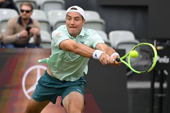 Nach Regen: Tennisprofi Struff scheidet wie Hanfmann aus - Jan-Lennard Struff konnte den kasachischen Rasenspezialisten Alexander Bublik nicht stoppen.