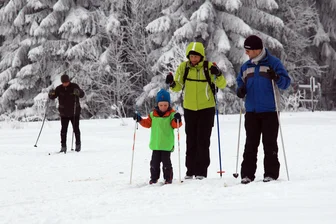 Nach Regen und Tauwetter: Johanngeorgenstadt meldet „Ski und Rodel schlecht“ - So schönes Winterwetter ist in Johanngeorgenstadt ist erst einmal passé.