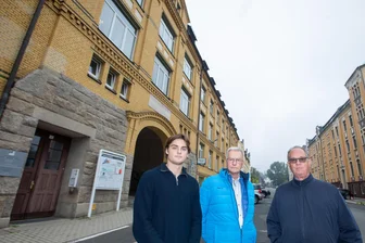 Nach Riesen-Ärger im Plauener Westend: Gasversorgung für Fitness-Studio, Schule und Gewerbe wiederhergestellt - Betroffene Mieter: Sascha Wolf vom Westend Sport sowie die Anwälte Dietmar Dreher und Peter Meischeider (von links).