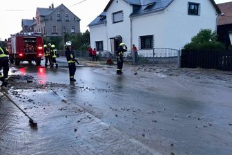 Nach Rohrbruch: B 169 über längere Zeit gesperrt - Am Donnerstagabend kam es erneut zu einem Wasserrohrbruch auf der B 169 im vogtländischen Bergen.