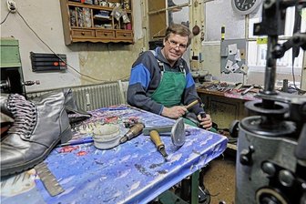 Nach Schicksalsschlag: Werdauer Schuster schließt seine Werkstatt zu - Frank Altmann muss seine Schusterwerkstatt aus privaten Gründen aufgeben.