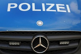 Nach Schlägerei in Pöhl: Vier verletzte Beamte, drei Festnahmen -