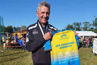 Nach Schlaganfall: Bermsgrüner meistert beim Drei-Talsperren-Marathon alle Strecken - Ulrich Schneider aus Bermsgrün ist überglücklich. Er hat den Drei-Talsperren-Marathon gemeistert und eine außergewöhnliche Vorgeschichte dazu.
