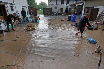 Nach Schlammlawinen: Glauchau-Gesau soll besonderes Rückhaltebecken erhalten - Vor gut einem Jahr musten Bewohner im Ortsteil Gesau zweimal kurz hintereinander Schlamm aus ihren Grundstücken entfernen.