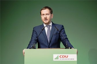 Nach Schmähplakaten bei Aue-Spiel: Kretschmer gegen DFB-Ermittlungen - Michael Kretschmer - Sächsischer Ministerpräsident