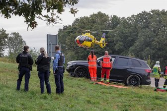 Nach schwerem Unfall auf der B 175 bei Waldenburg: Rettungshubschrauber im Einsatz - Der Rettungshubschrauber war Donnerstagfrüh im Remser Ortsteil Kertzsch im Einsatz.