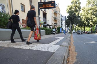 Nach sechs Monaten Sperrung: Barbarossastraße auf Kaßberg wieder frei - Auch die Haltestelle Henriettenstraße wird wieder bedient.