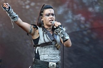 Nach Shitstorm um Black-Mountain-Festival im Erzgebirge: Nicht nur Veranstalter und Name sind neu - Die Gruppe Wyst sorgte 2023 auf der Waldbühne für mystische Momente.