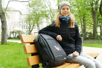 Nach Sieg im Bundeswettbewerb: Mathematik-Ass aus dem Erzgebirge will Leidenschaft zum Beruf machen - An der Chemnitzer Uni fühlt sich Melia Haase pudelwohl.