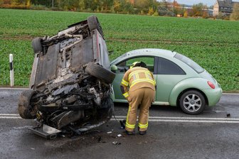 Nach spektakulärem Unfall bei Erlau: Polizei nennt Details - Auf der Verbindungsstraße zwischen Mittweida und Erlau hat sich am Freitagmorgen ein schwerer Verkehrsunfall ereignet. Foto:
