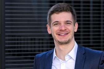 Nach Stromausfall in Freiberg: SPD-Stadtrat will Antworten von der Stadtverwaltung - Freibergs Stadtrat Alexander Geißler möchte Antworten von der Stadt zum Stromausfall.