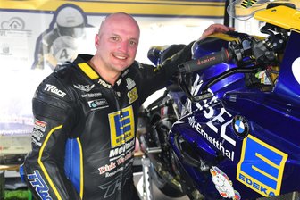 Nach Sturz und mehrmonatiger Pause: Rennfahrer aus Hohenstein-Ernstthal feiert Comeback bei der IRRC im tschechischen Horice - Nico Müller ist zurück in der IRRC.