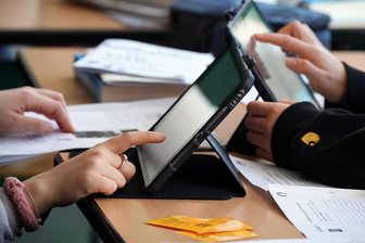 Nach Tadel vom Rechnungshof: Hat inzwischen jeder Schüler in Sachsen ein digitales Endgerät? - Sachsens Rechnungshof hat die Digitalisierung an Sachsens Schulen geprüft - und nun seine Ergebnisse vorgelegt.