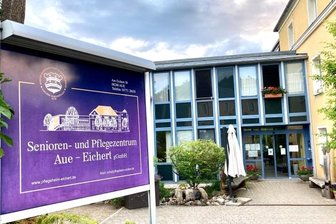 Nach Talsohle: Auer Pflegeheim wieder bei normaler Auslastung - Das Senioren- und Pflegezentrum auf dem Eichert hat Corona trotz einer Talsohle in der Belegung gut überstanden. Nun hilft die Stadt finanziell, um das 2,1 Millionen Euro teure Brandschutzkonzept umzusetzen. 