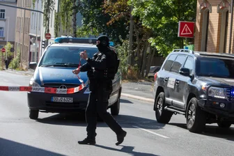 Nach Terrorverdacht in Plauen: Ermittlungen laufen weiter – Kritik im Netz - Polizeieinsatz im Bereich Trockentalstraße/Moritzstraße in Plauen.