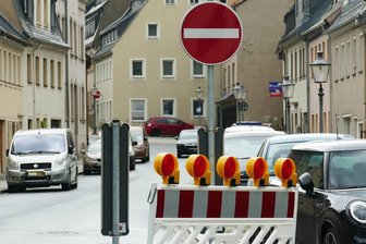 Nach Testlauf für neue Verkehrsführung in Zschopau: Blumenkübel vor Einbahnstraße - Anstelle der Warnbake will die Stadt Zschopau Blumenkübel platzieren.