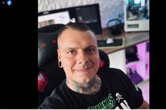 Nach Tod des Crimmitschauer Tiktok-Stars „Ossi Ulle“: Freundinnen ärgern sich über Fans - „Ossi Ulle“ hat viele Leute zum Lachen gebracht. Nun fragen sich Fans, woran er gestorben ist.